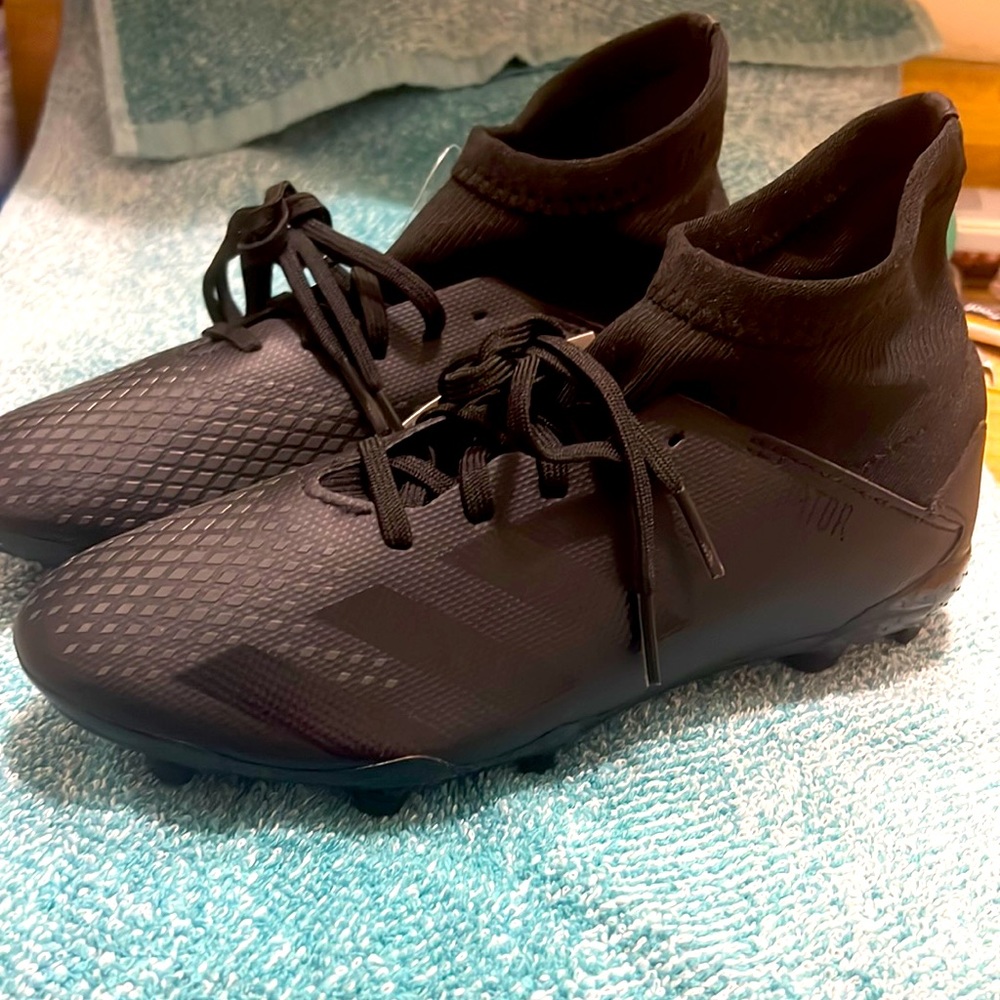 Soccer Spikes - Adidas Predator Size 4 1/2 ** BRAND NEW **